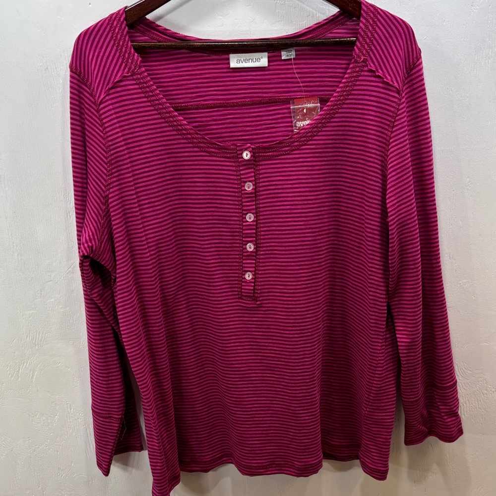 Avenue Classic Fuchsia Striped Crew Neck Long Sleeve Button Down NWT Size 18/20
